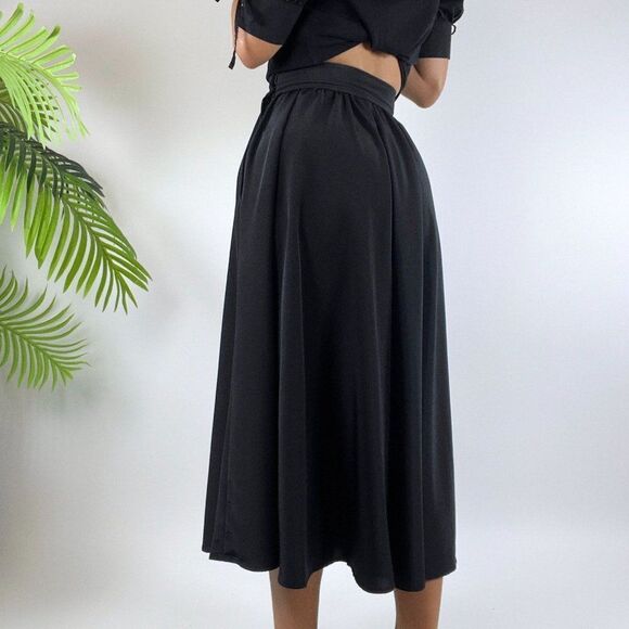 Vintage 90s Black Classy High Waisted Dark Coquette Ruffle Flowy Midi Skirt / 4 - Picture 2 of 5